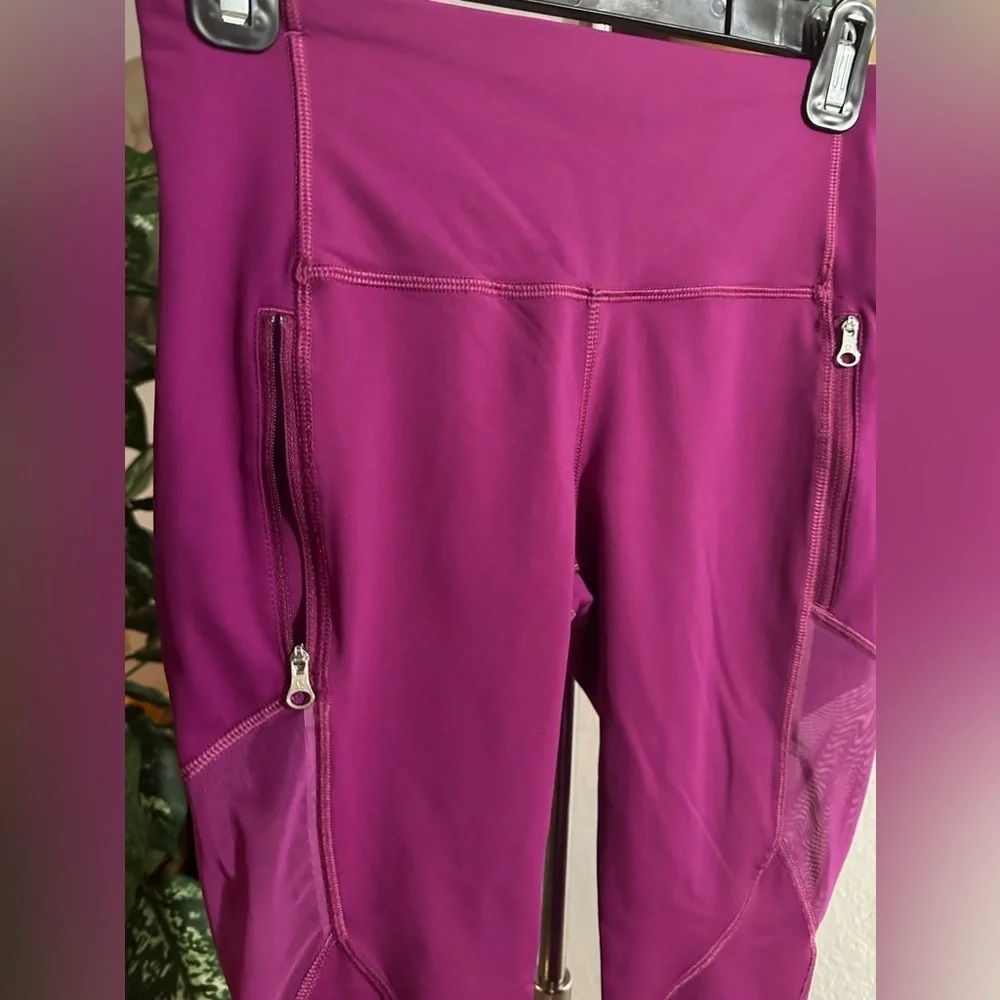 Lululemon leggings size 4